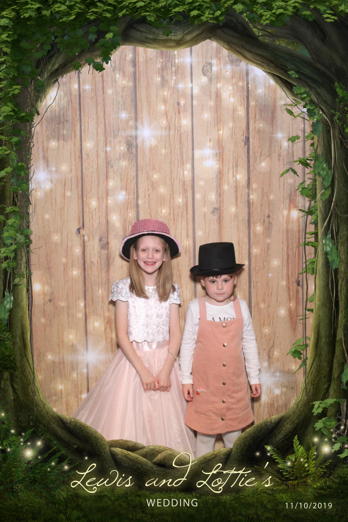 Lewis & Lottie  | View more photos from the event at gallery.magicimages.uk/u/MagicImages/Lewis-Lottie